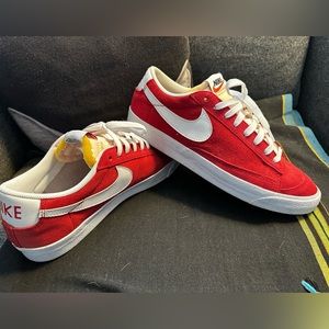 Nike Blazer Low 77 Size 10.5 - University Red